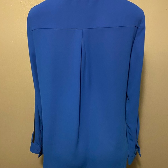 Royal blue shirt with black accents - Picture 4 of 4